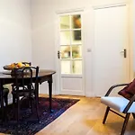 Cosy Apartment In Paris