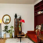 Cosy Apartment In Paris